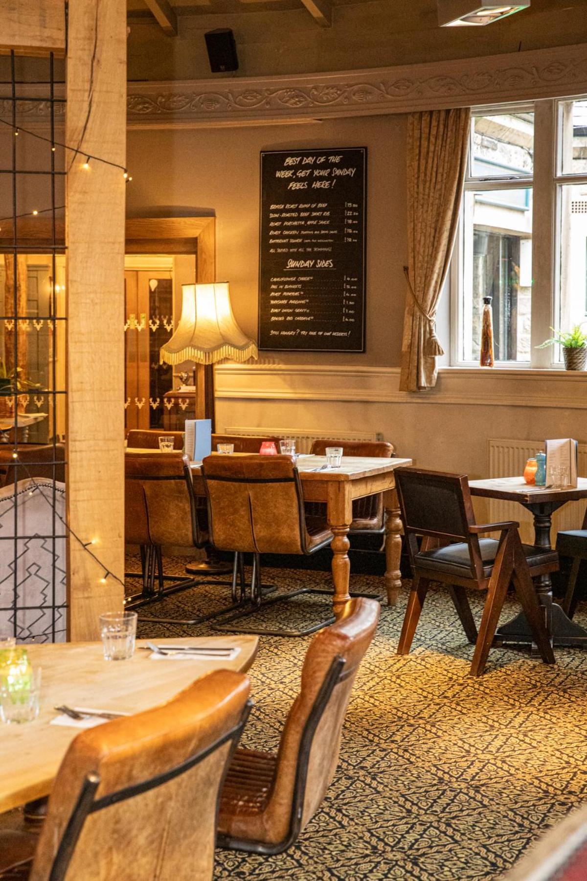 The Devonshire Arms Hotel Baslow Kültér fotó