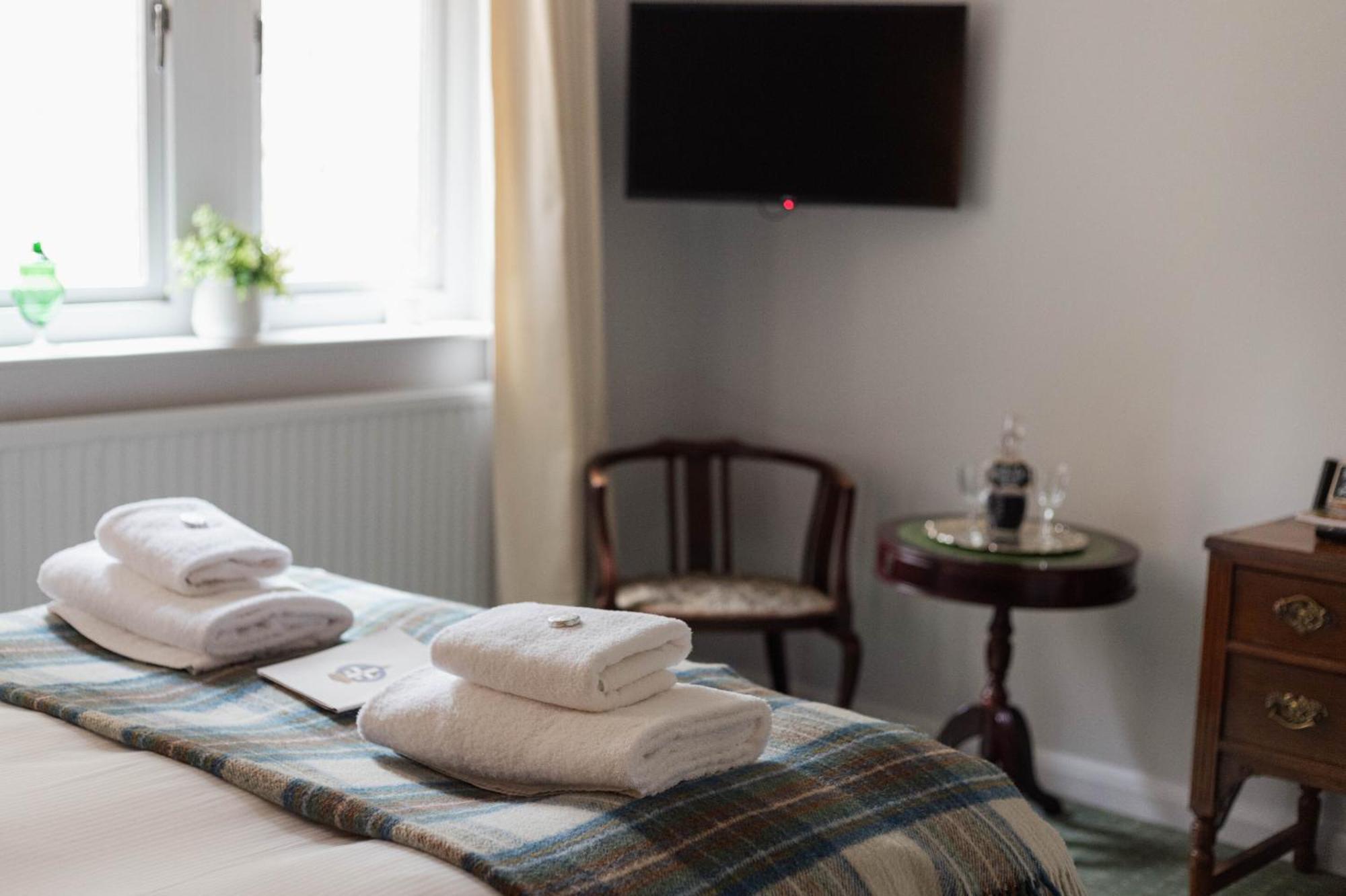 The Devonshire Arms Hotel Baslow Szoba fotó