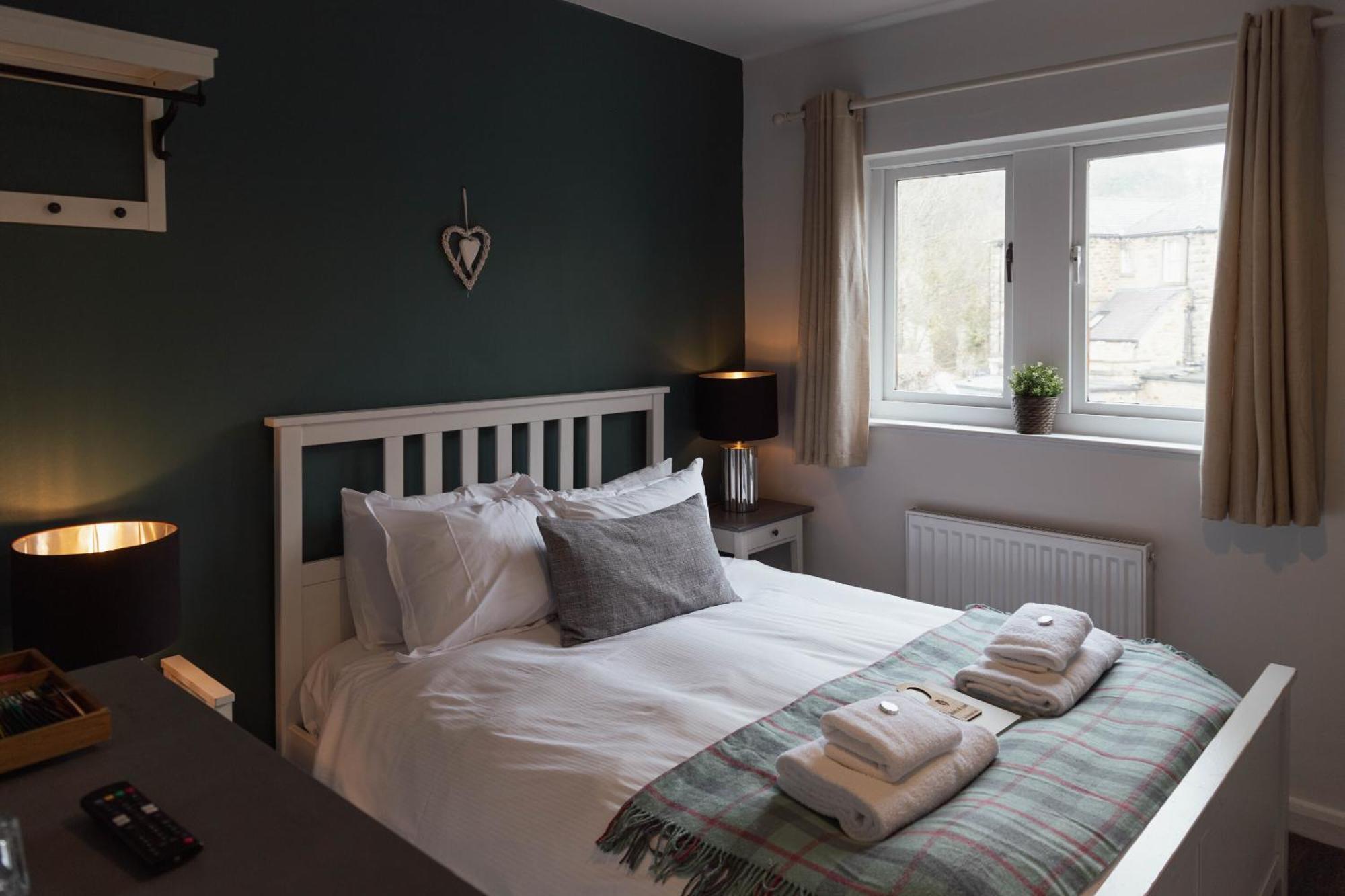 The Devonshire Arms Hotel Baslow Szoba fotó