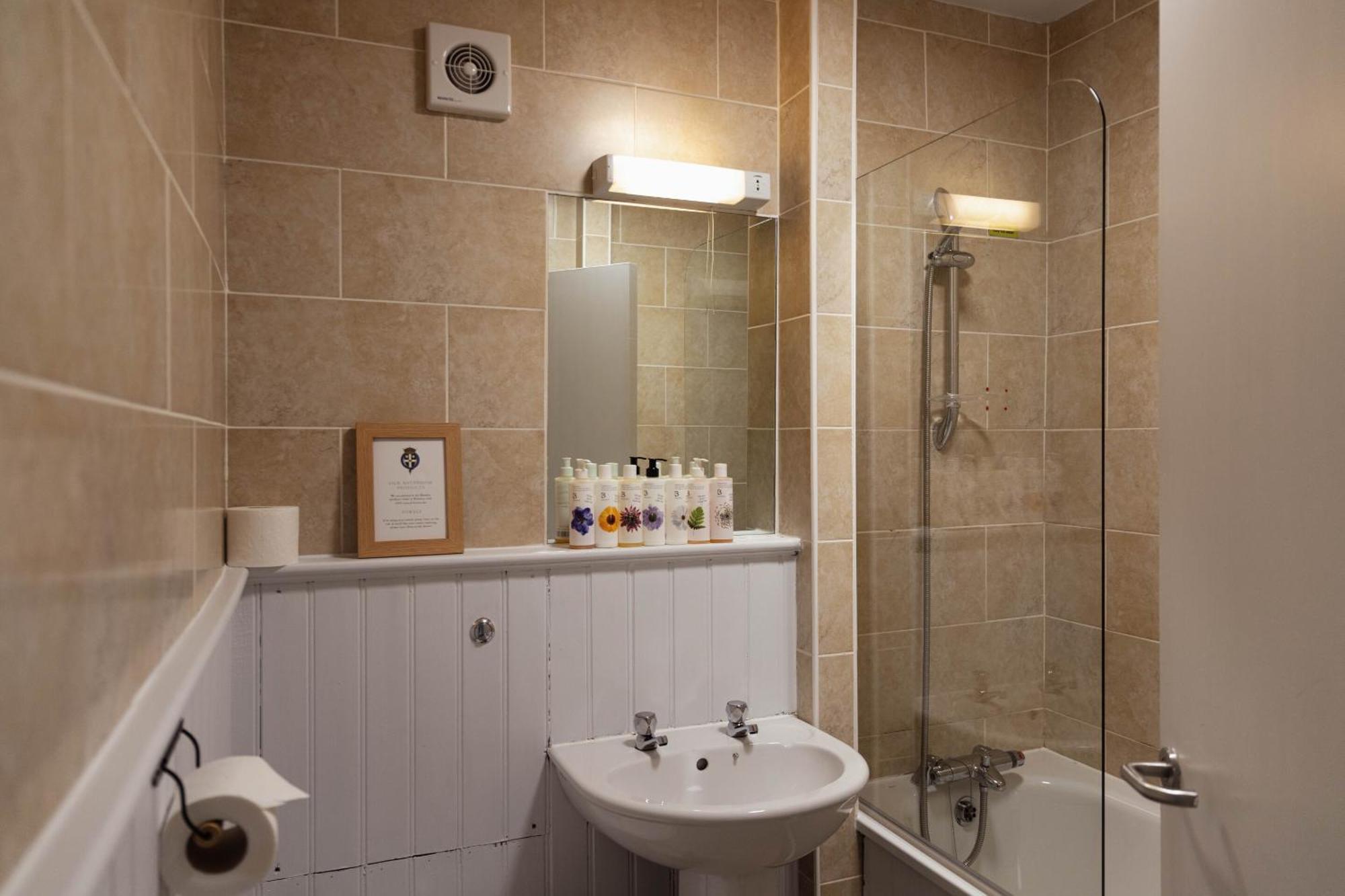 The Devonshire Arms Hotel Baslow Szoba fotó